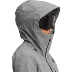 The North Face Women's Thermoball Eco Snow Triclimate Jacket -Ski Equipment fw22 nf0a4r18 hat modelhood2