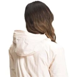 The North Face Women's Arctic Parka 32 The North Face Women's Arctic Parka -Ski Equipment fw22 nf0a4r2v 2as modelhood3