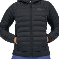Patagonia Women's Down Sweater Hoody 17 Patagonia Women's Down Sweater Hoody -Ski Equipment pat 84712 blk model3