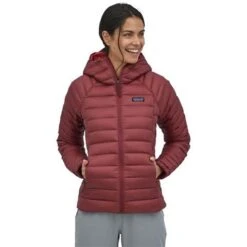 Patagonia Women's Down Sweater Hoody 24 Patagonia Women's Down Sweater Hoody -Ski Equipment wbf2223 84712 seqr jcc1